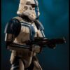 Stormtrooper storm trooper COMMANDER Premium Format™ Figure by Sideshow Collectibles - Image 5