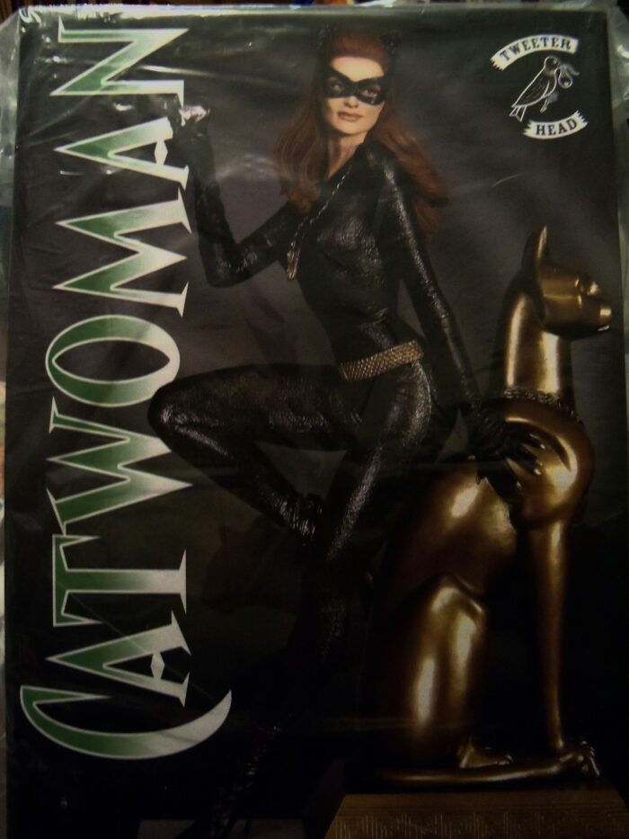 Catwoman Maquette Diorama Julie Newmar Batman 1966 TV Series Sideshow format TWEETERHEAD - Image 2