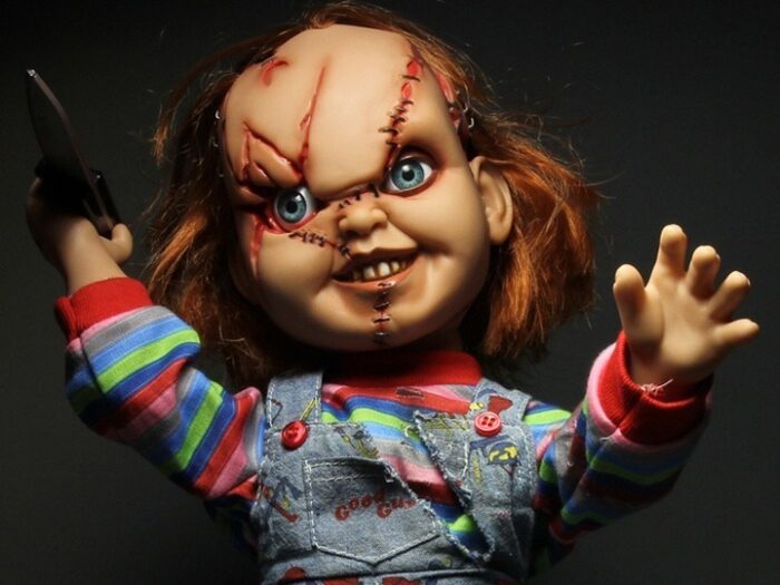 Child's Play Mega Scale Talking Chucky - Image 2