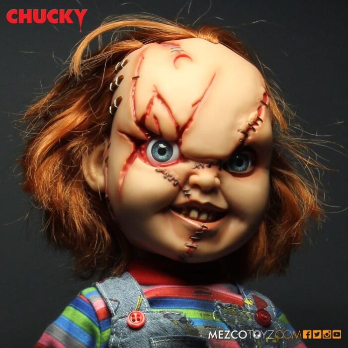 Child's Play Mega Scale Talking Chucky - Image 4