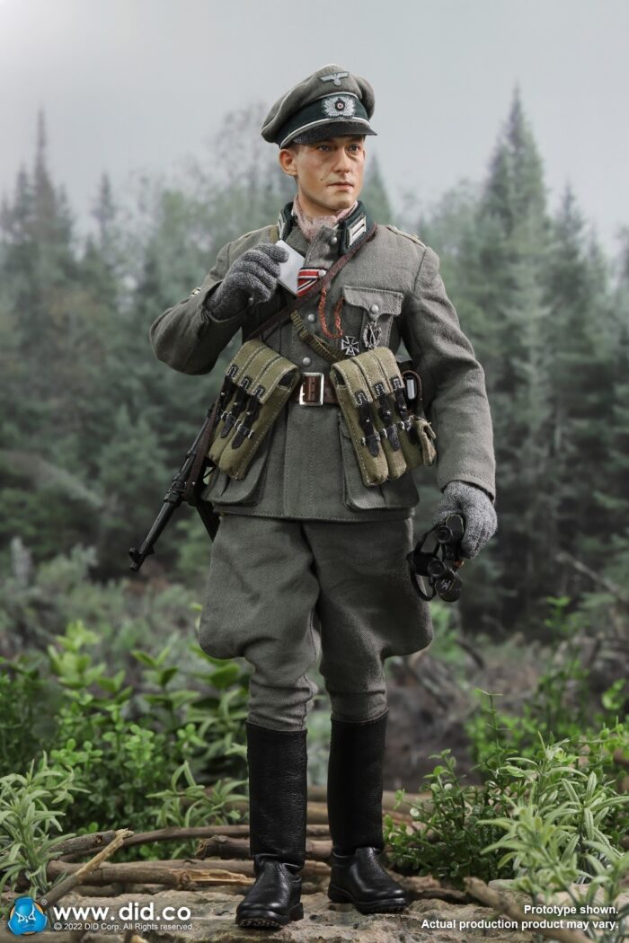 DID WWII German WH infantry Oberleutnant - Winter 1/6 Scale Action Figure D80159 - Image 2