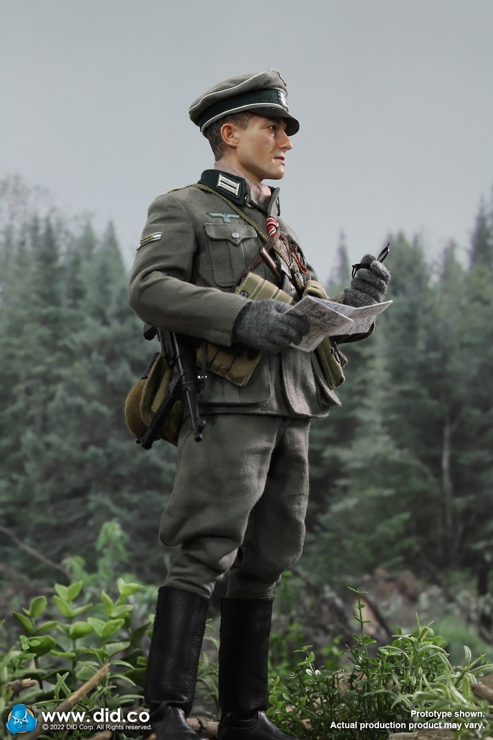 DID WWII German WH infantry Oberleutnant - Winter 1/6 Scale Action