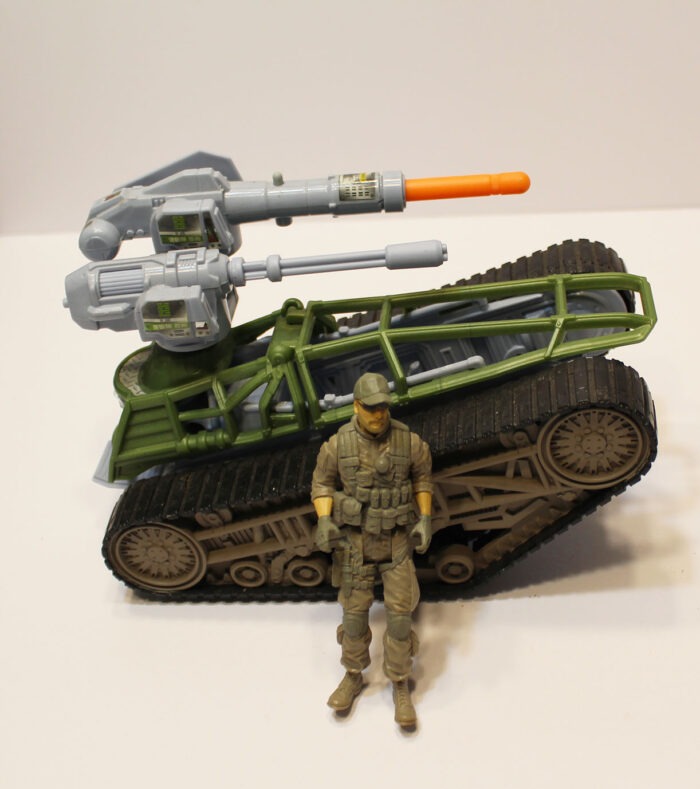 G.I. Joe  Tread Ripper Tank w/Clutch complete    T2