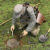 Jürgen Neumann  World War II German WH Mine Detector  DiD/3R 1/6  Figure D80180 - Image 9